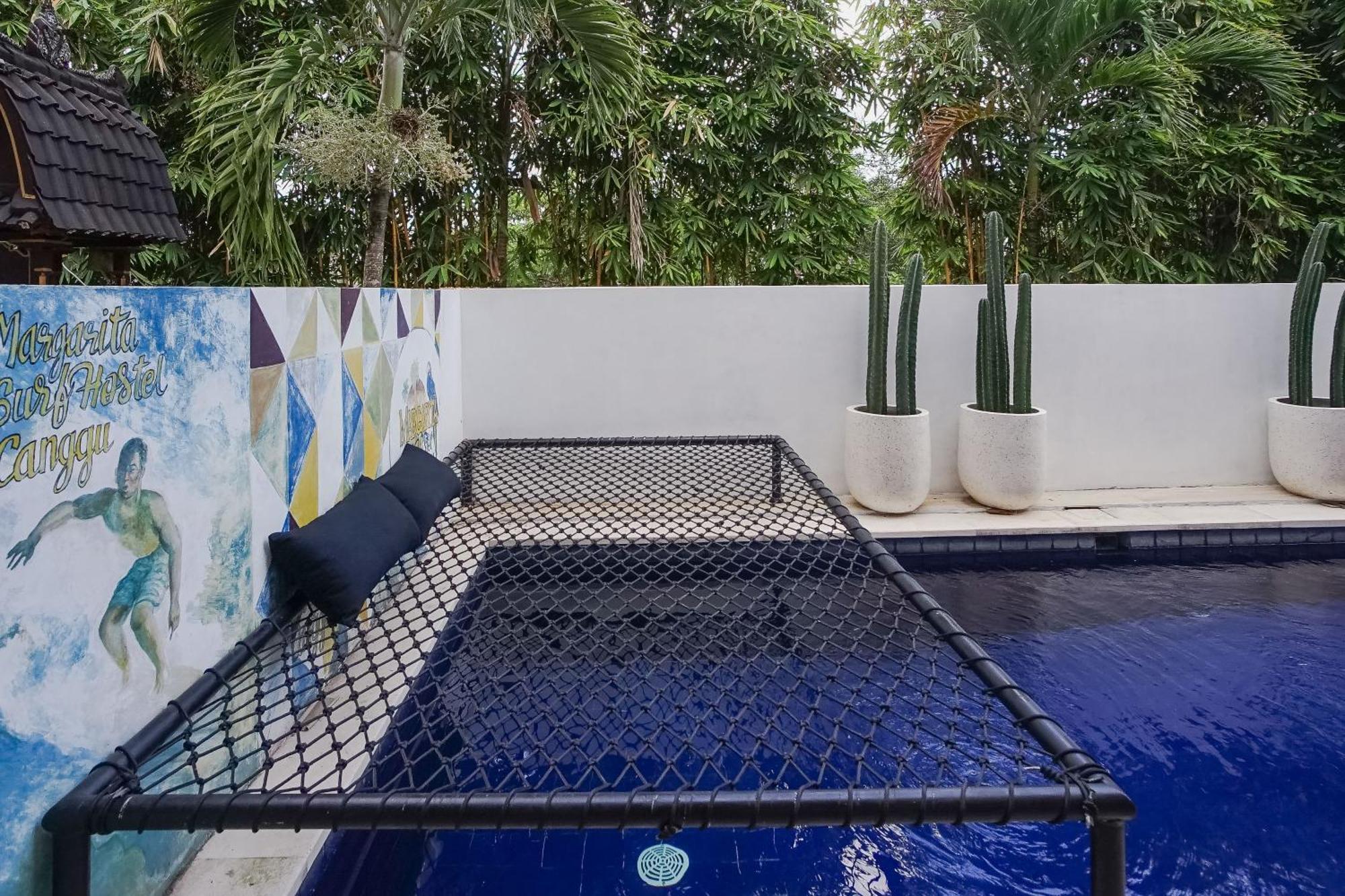 Margarita Surf Hostel Canggu Ngoại thất bức ảnh